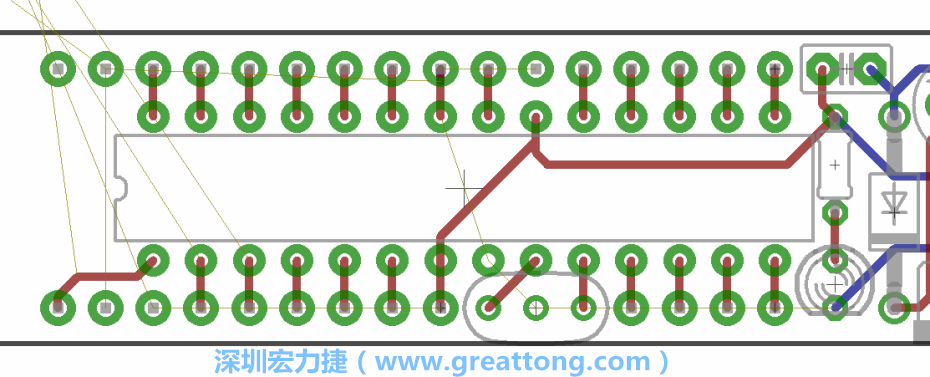 諧振器應(yīng)擺放在ATmega微控制器的針腳8、9和10旁邊，在共鳴器和微控制器中間的高頻信號(hào)線應(yīng)該要愈短愈好，此外，其它的信號(hào)線應(yīng)該要遠(yuǎn)離這個(gè)區(qū)域且配置在諧振器的下方，這樣做是為了防止不必要的無線電波干擾。