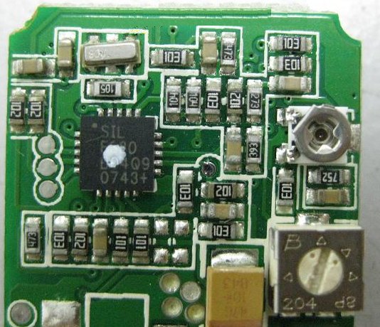 PCBA加工IC元件主要分為DIP及SMD兩大類，DIP 插件的IC，SMD (Surface Mount Device) 表面貼裝元件。