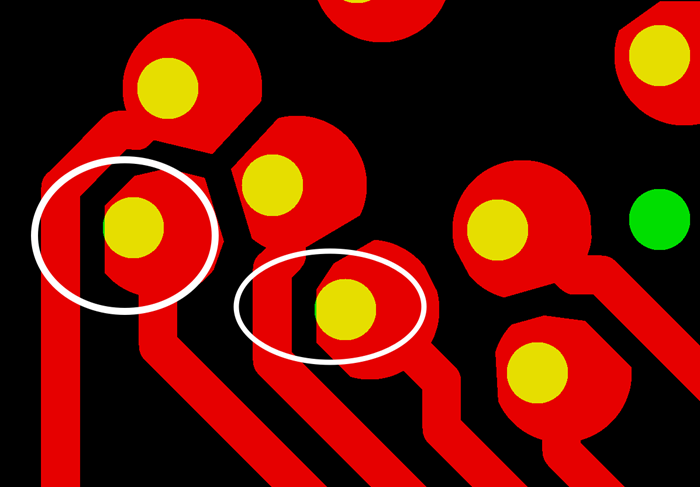 PCB生產(chǎn)會(huì)產(chǎn)生同一方向性的小小量偏移，焊盤被削的方向無(wú)規(guī)則，最惡劣的情況還會(huì)出現(xiàn)個(gè)別孔破焊環(huán)